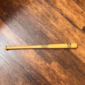 Louisville slugger 16" mini wooden bat Cooperstown NY Hall of Fame, Kentucky USA